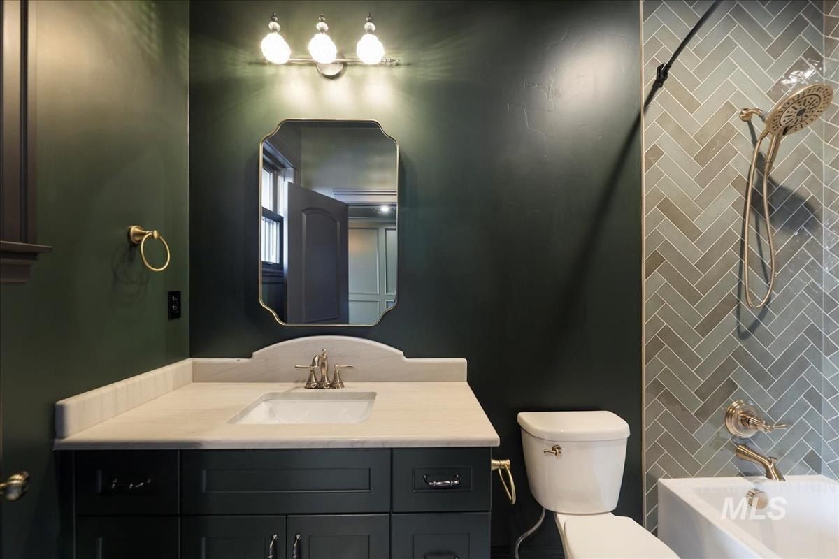 5909 E Greenhill Street. Nampa, ID 83687