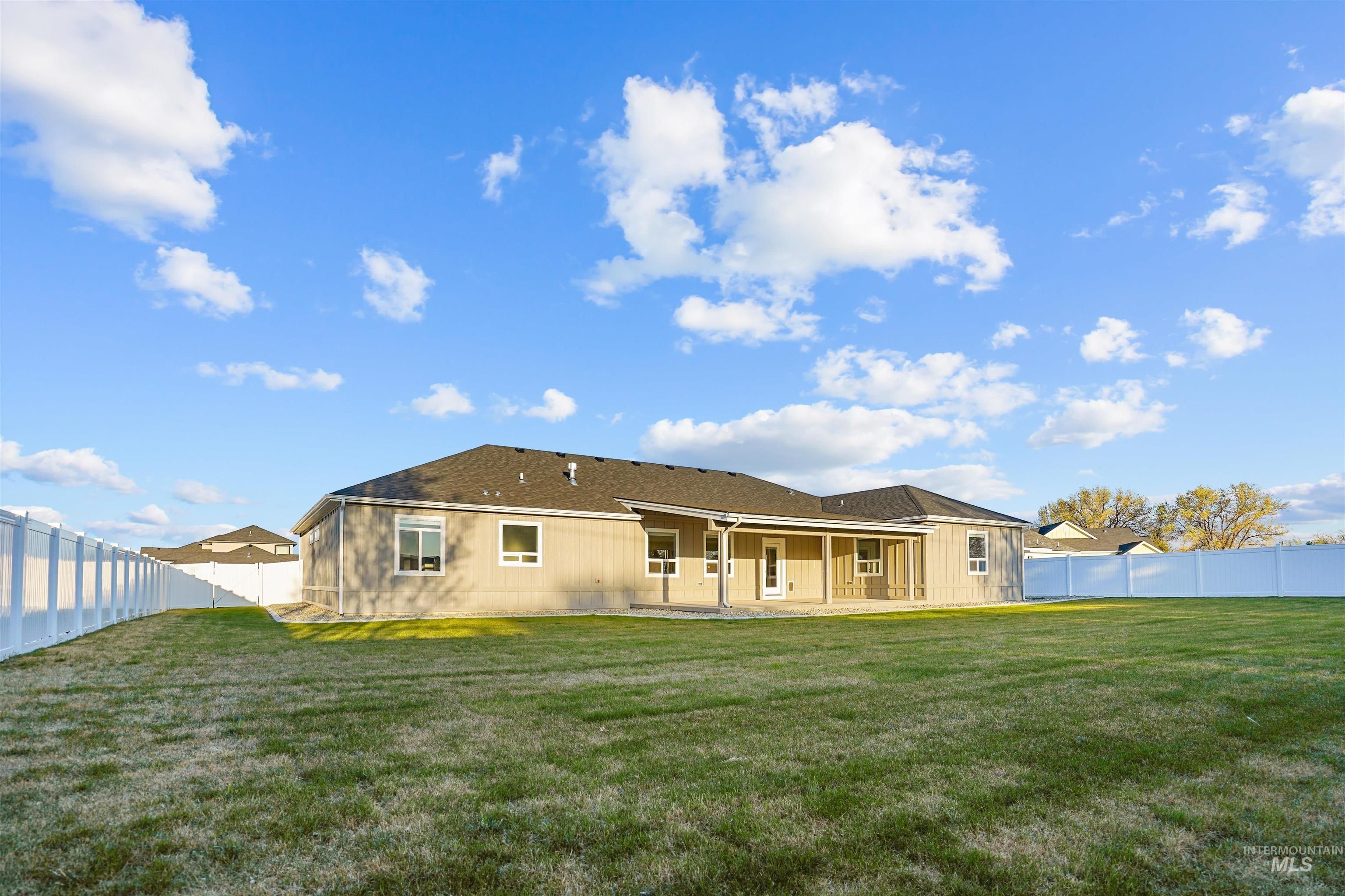 520 Biscotti Loop. Heyburn, ID 83336