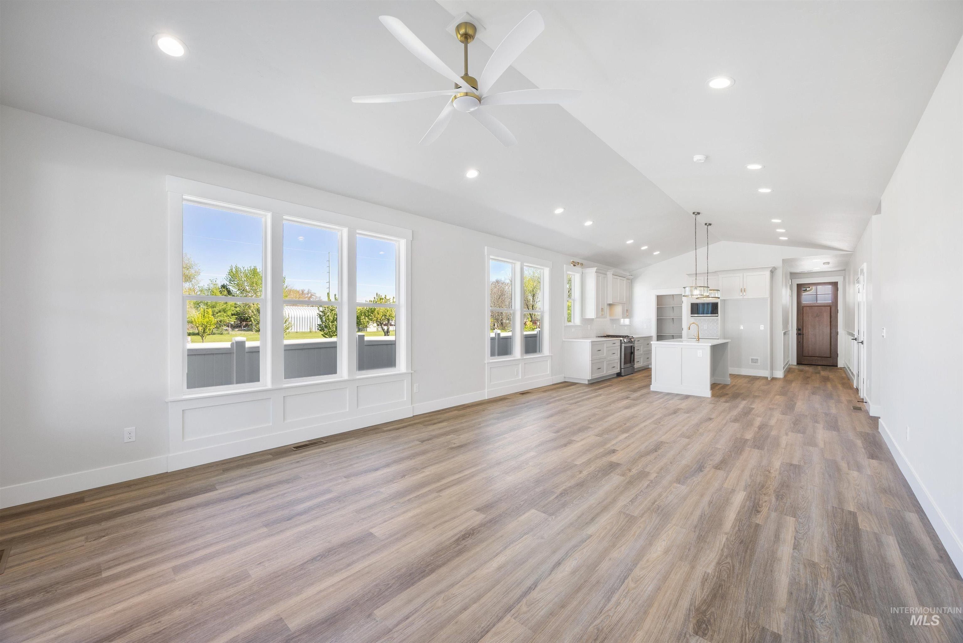 933 S Almond St. Nampa, ID 83686