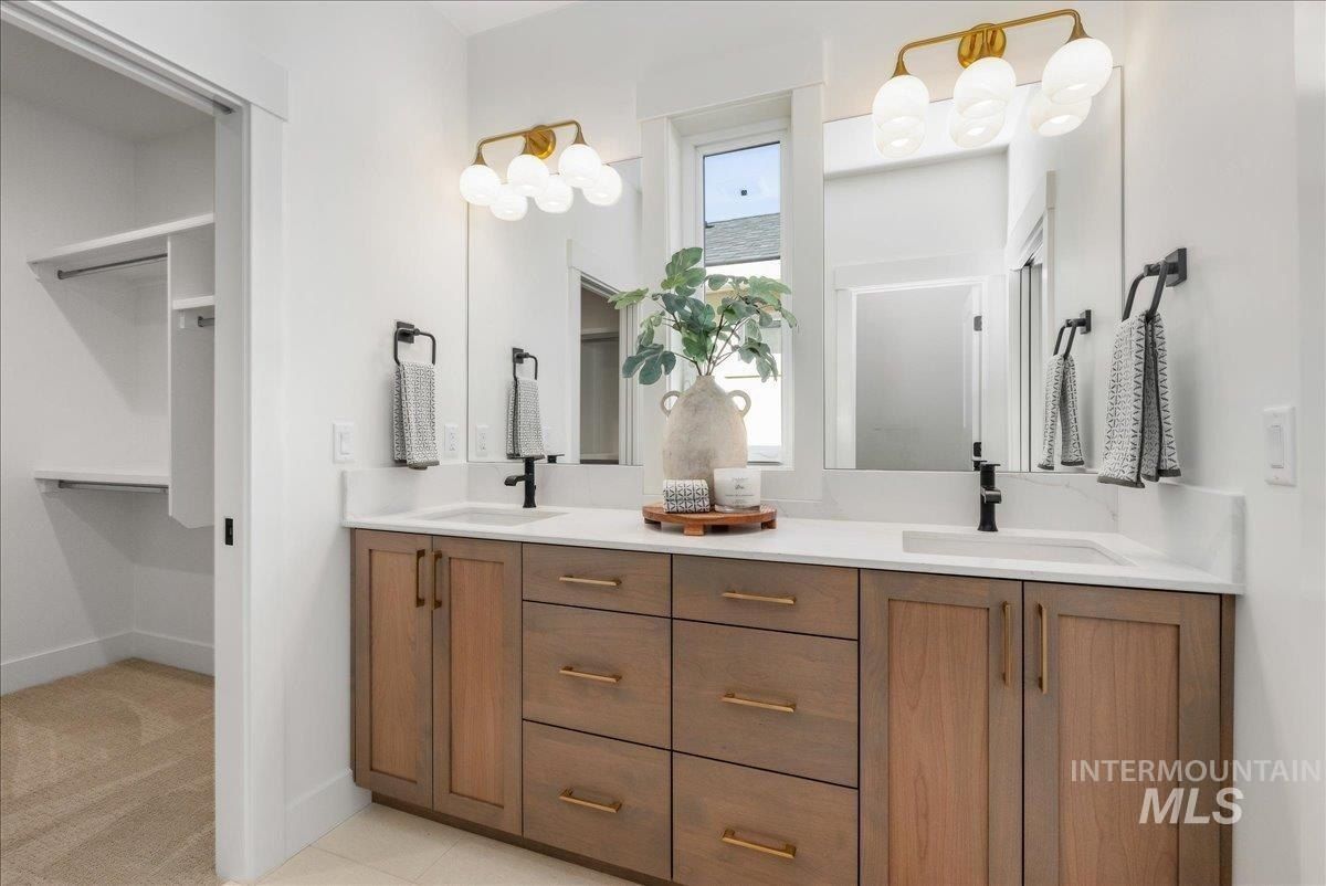 395 E Chevy Dr. Boise, ID 83716