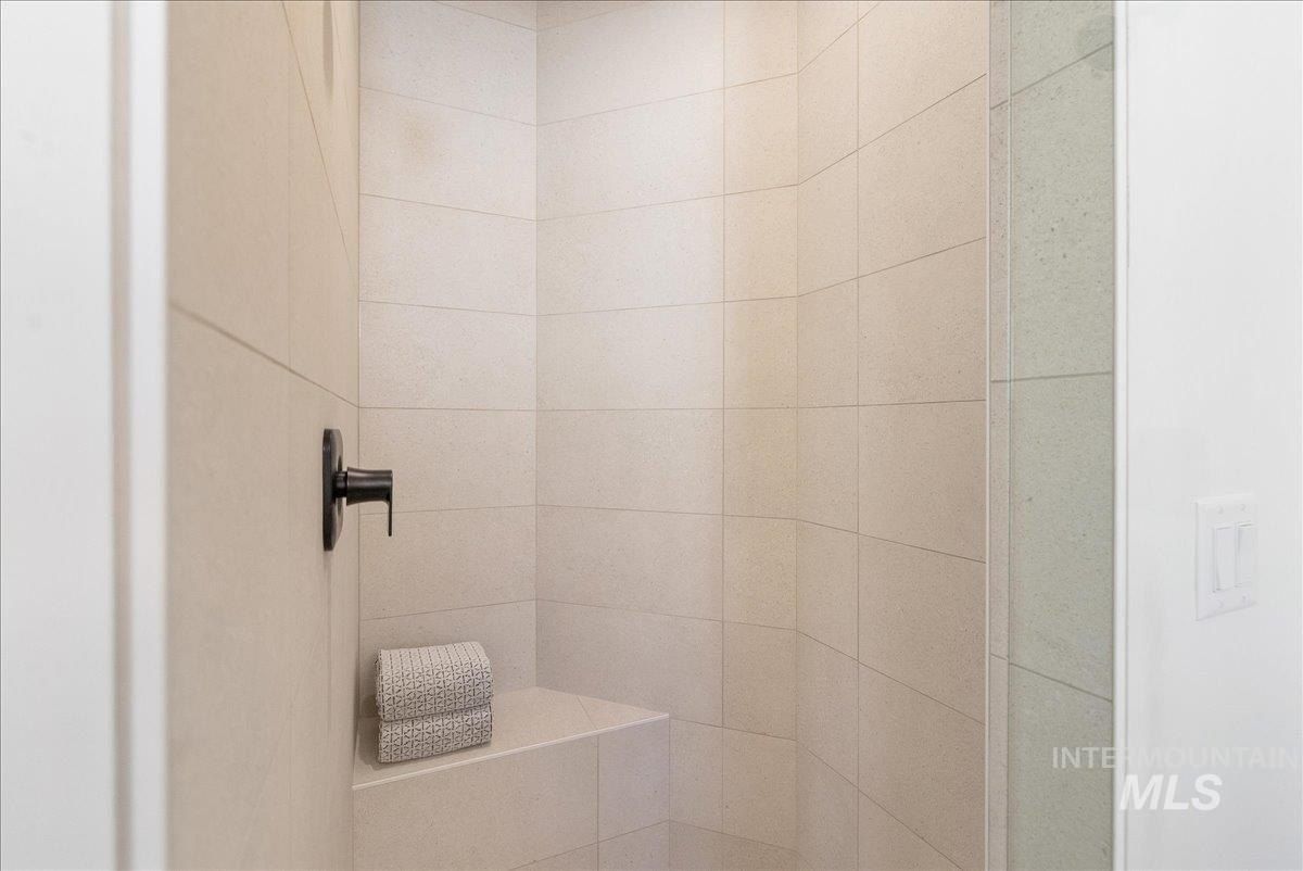 395 E Chevy Dr. Boise, ID 83716