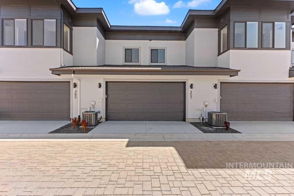 357 E Lombard Ln. Eagle, ID 83616