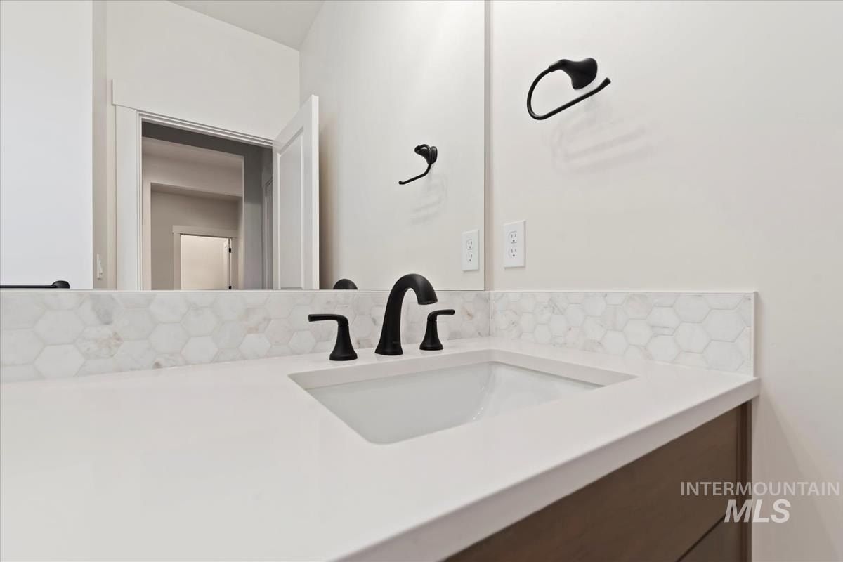 6555 S Charlie Pl. Horseshoe Bend, ID 83629