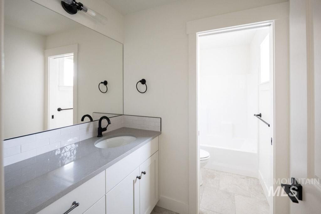 1005 E Escalation St. Meridian, ID 83642