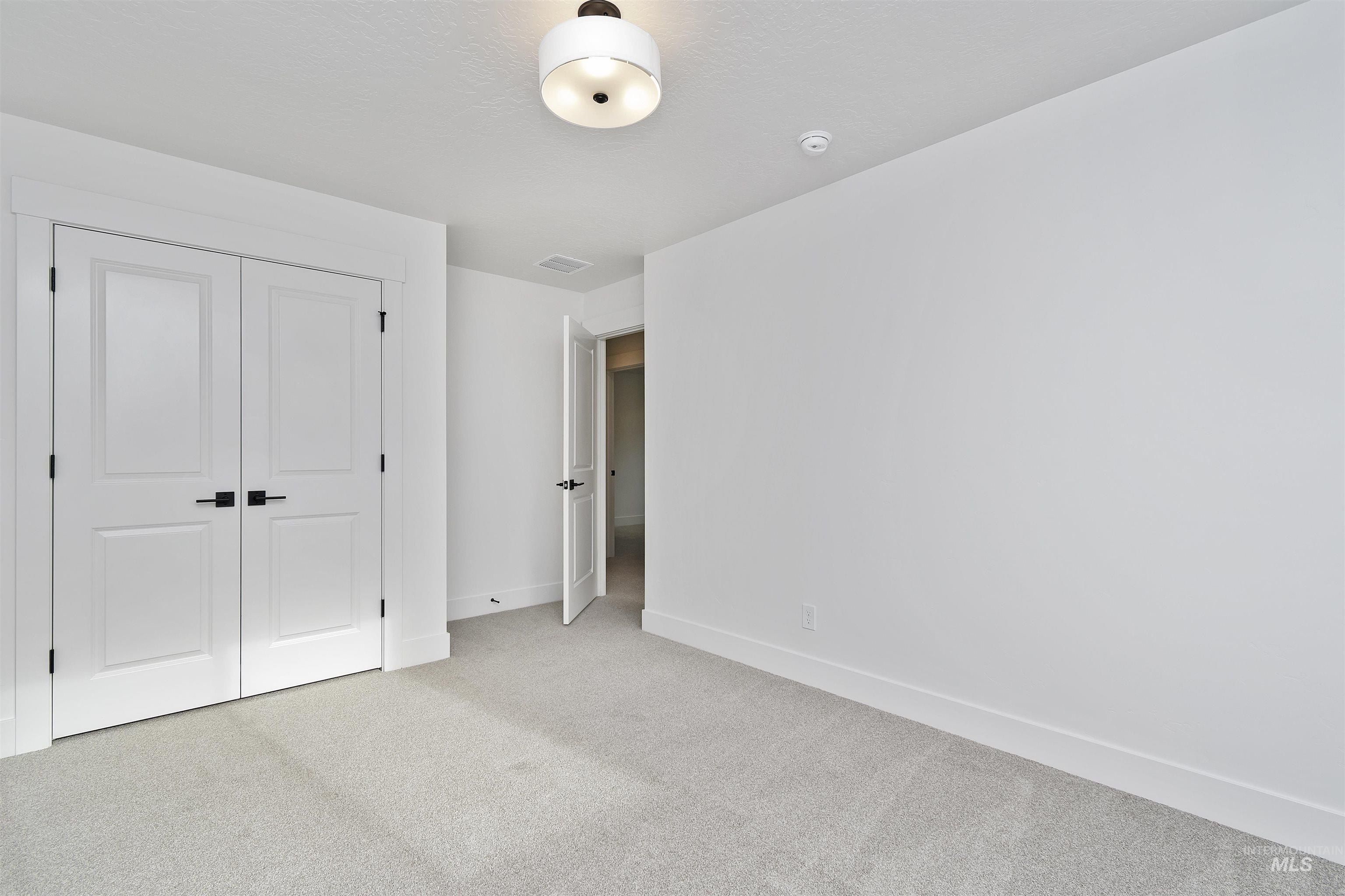 764 S Calhoun Ln. Star, ID 83669
