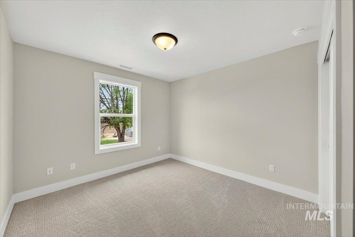 142 N Edgewood Ln. Eagle, ID 83616