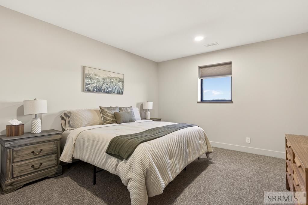 7276 W 3200 S. Sugar City, ID 83448
