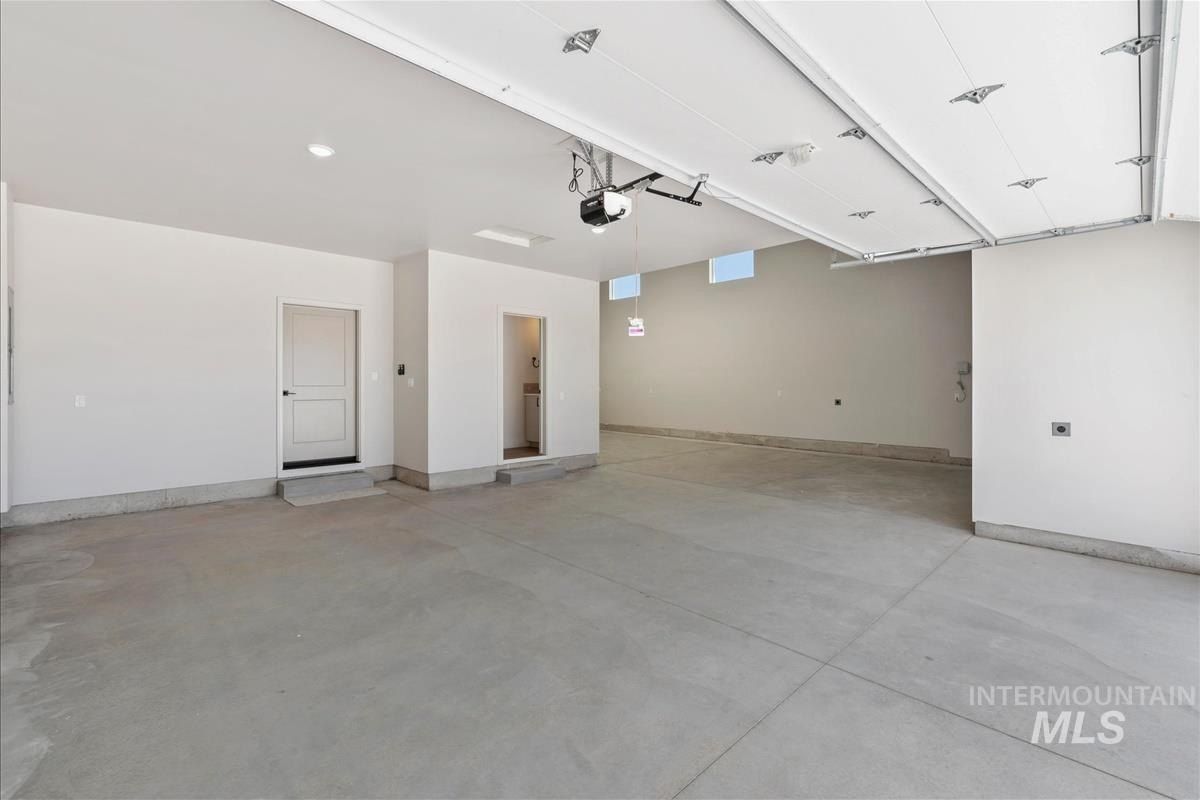 7078 E Chicken Hawk Loop. Nampa, ID 83686