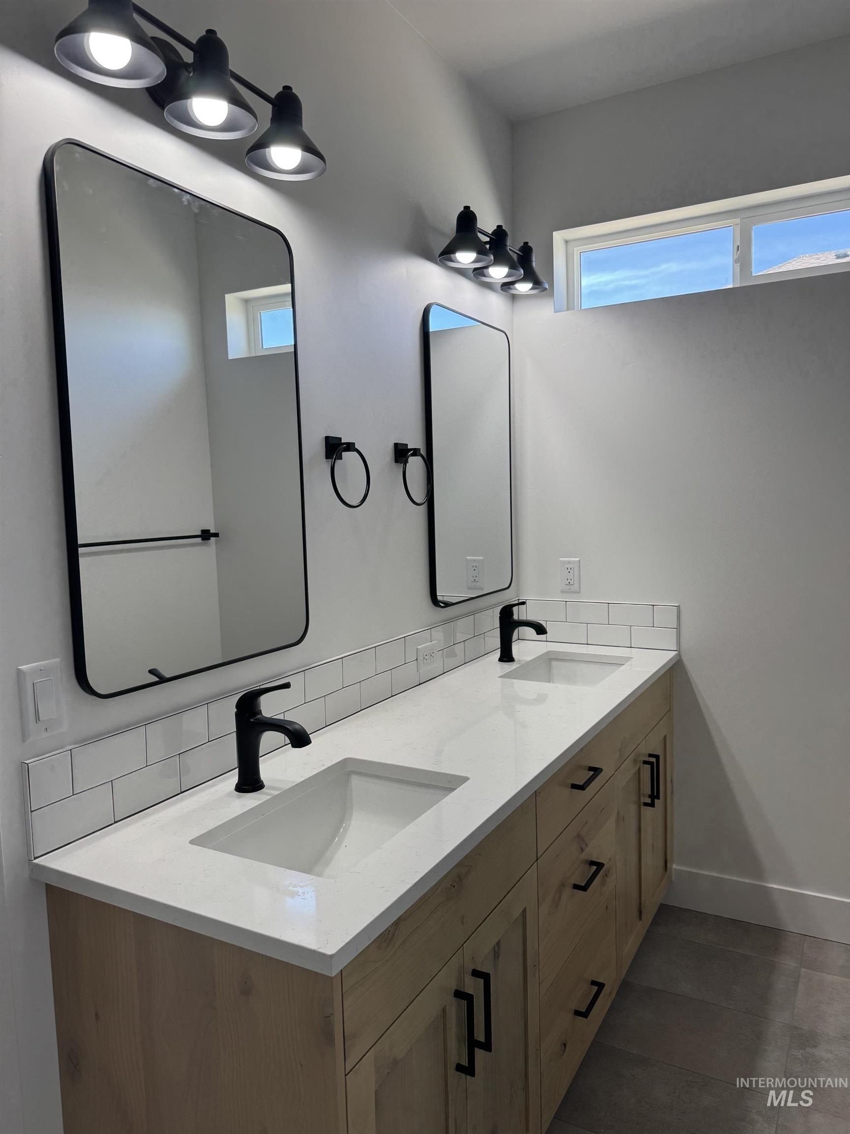 579 Moonstone. Kimberly, ID 83341