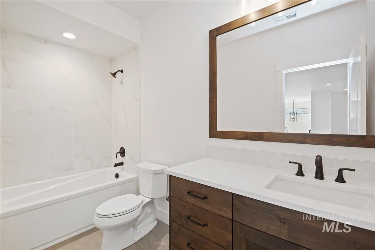 771 W Oak Springs Drive. Meridian, ID 83642