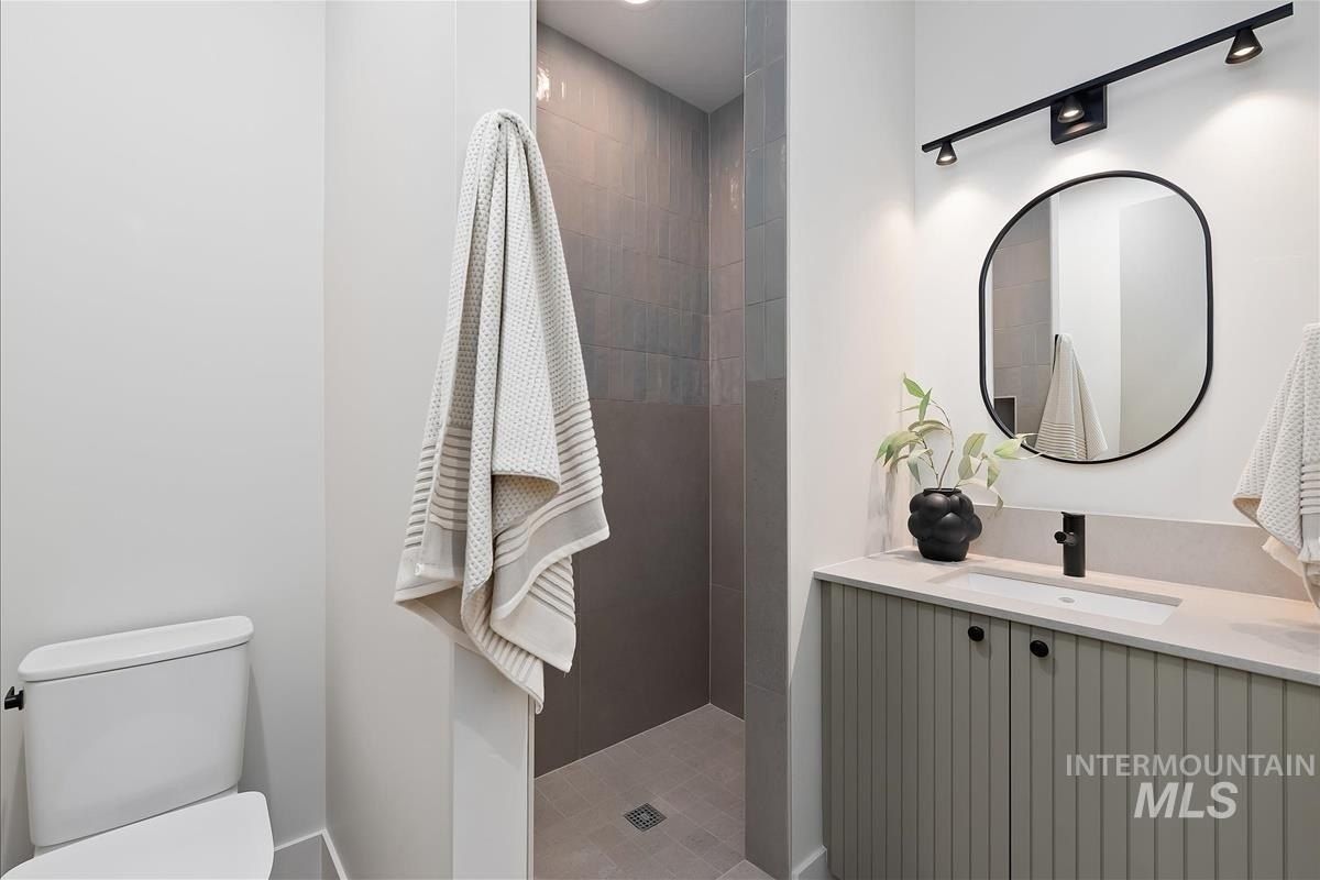 445 Joy Avenue. Middleton, ID 83644