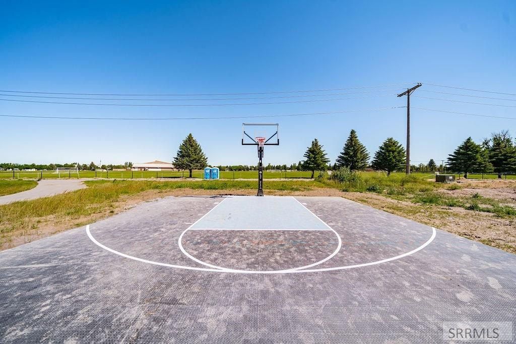 337 Eliza Joy Lane. Idaho Falls, ID 83404