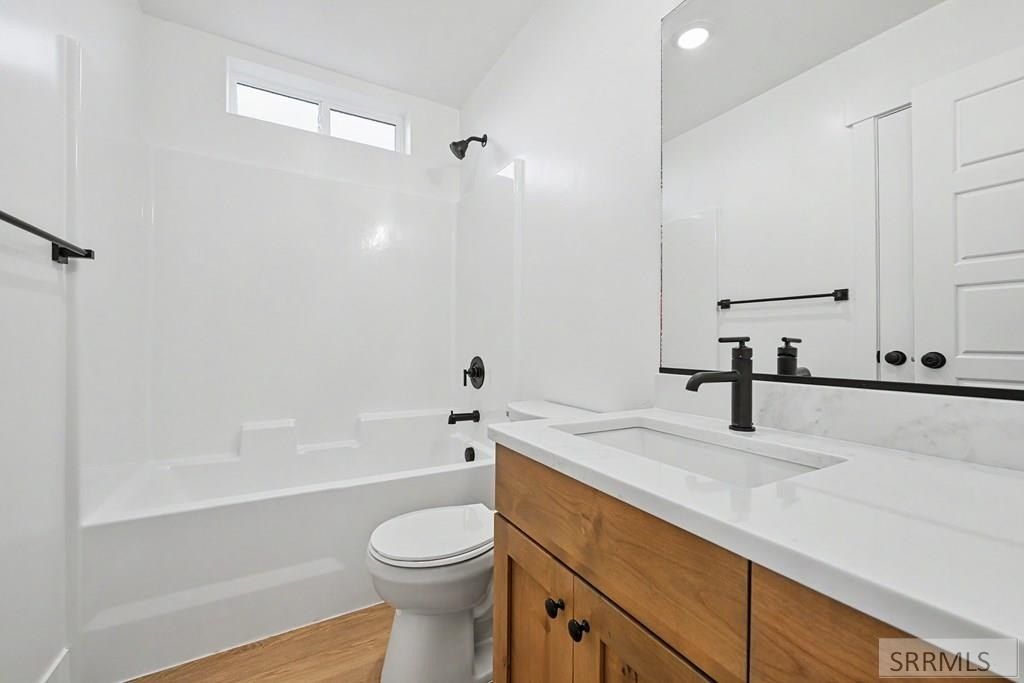 3090 Elixir Road. Ammon, ID 83406