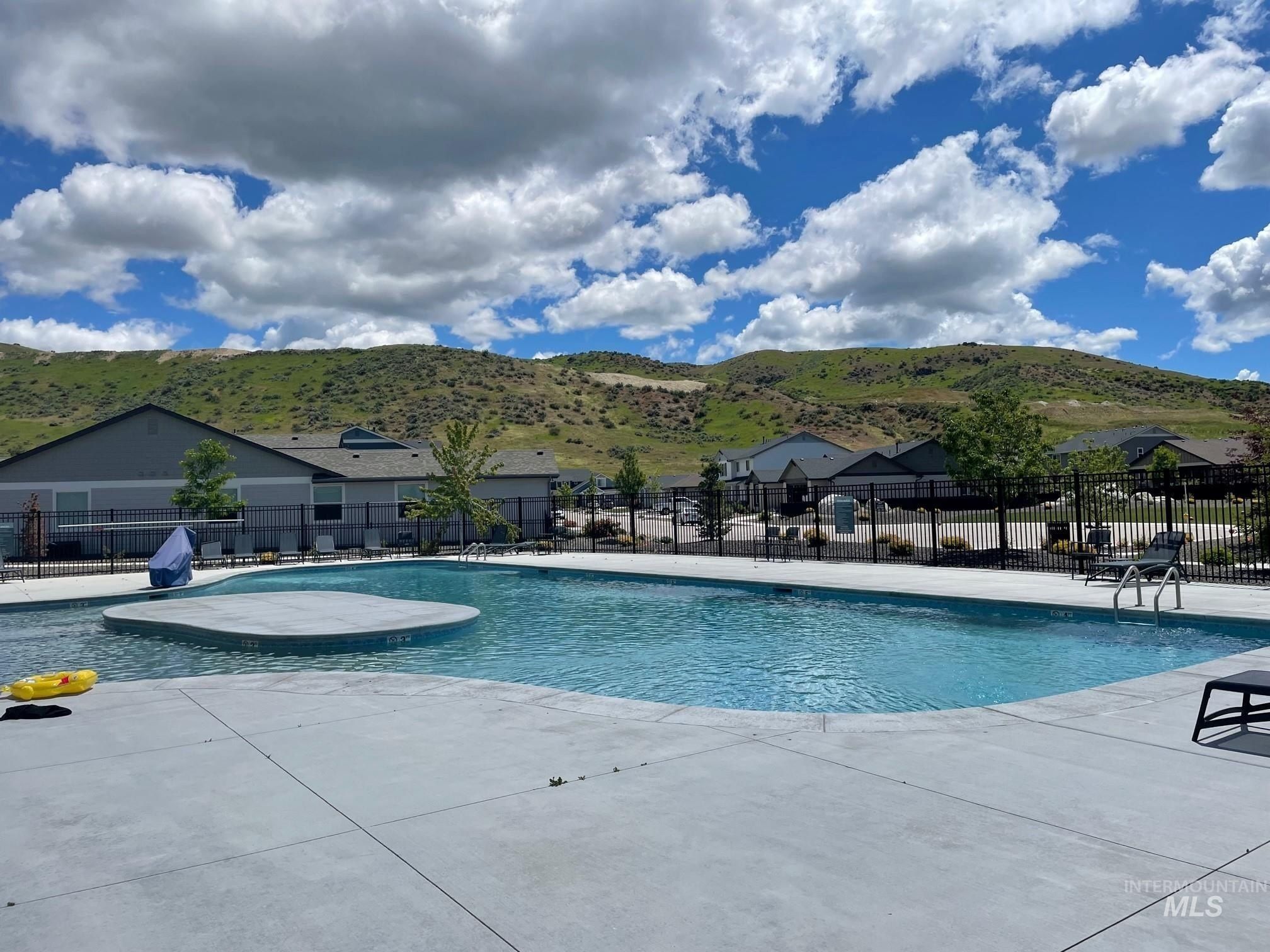 32007 N Swire Green Way. Eagle, ID 83629