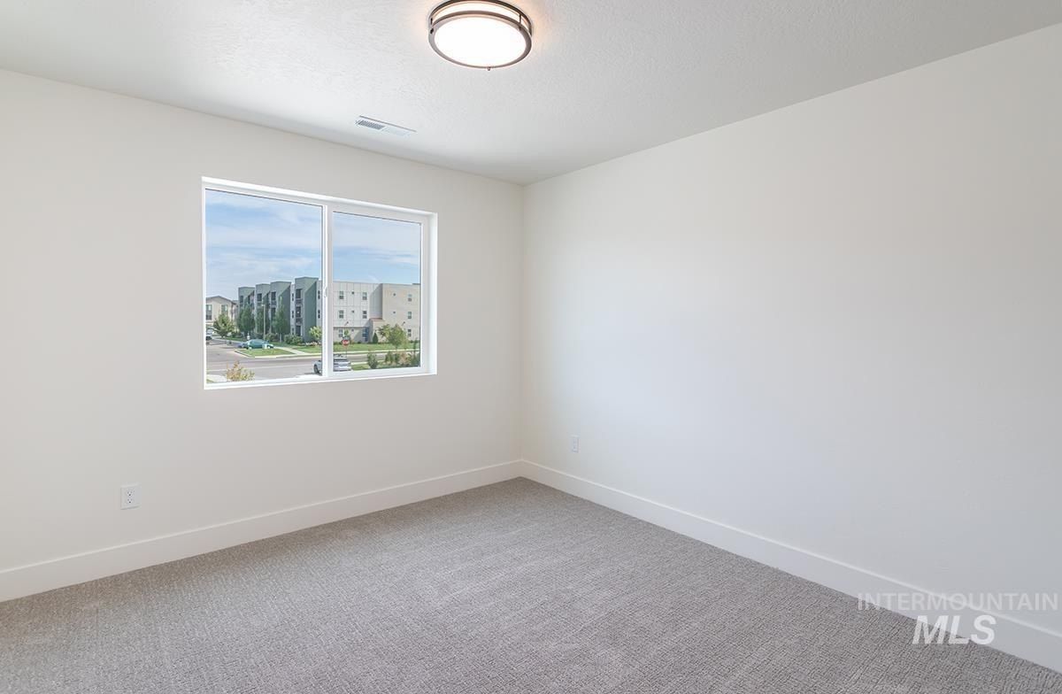 1378 N Meadowglen Ave. Meridian, ID 83642