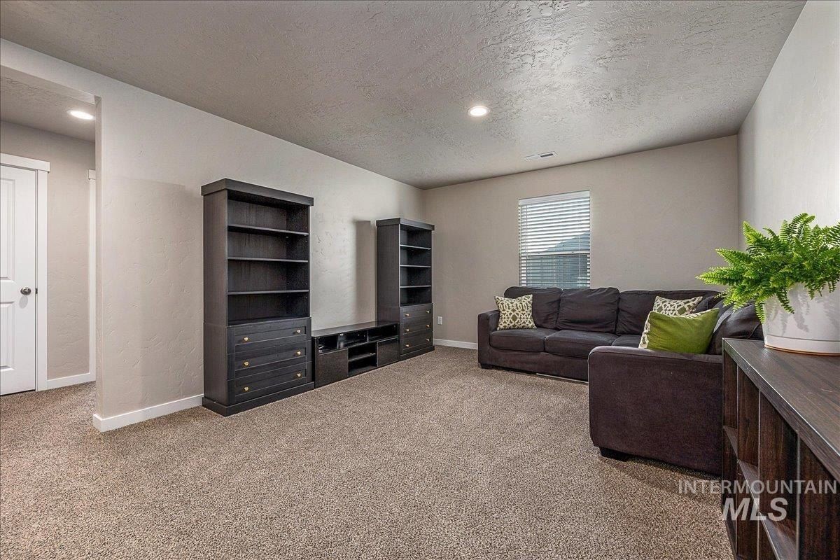 7482 E Edison St. Nampa, ID 83687