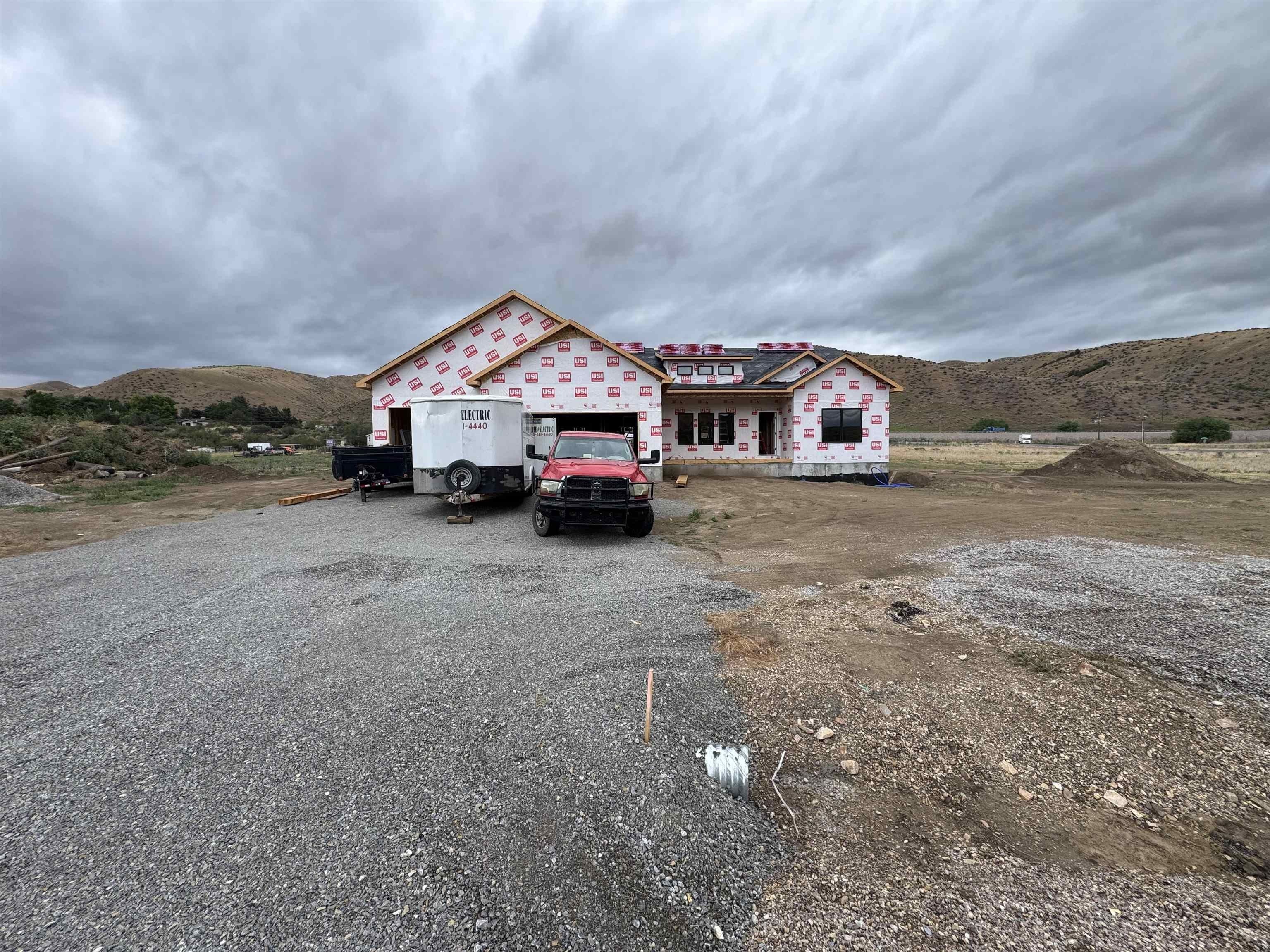 2464 Old Canyon. Inkom, ID 83245