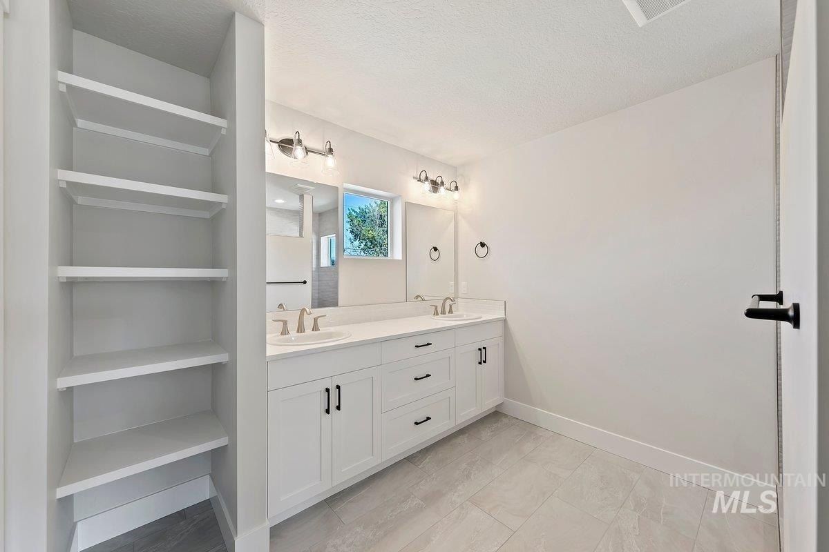3752 Jackie Lane. Boise, ID 83704