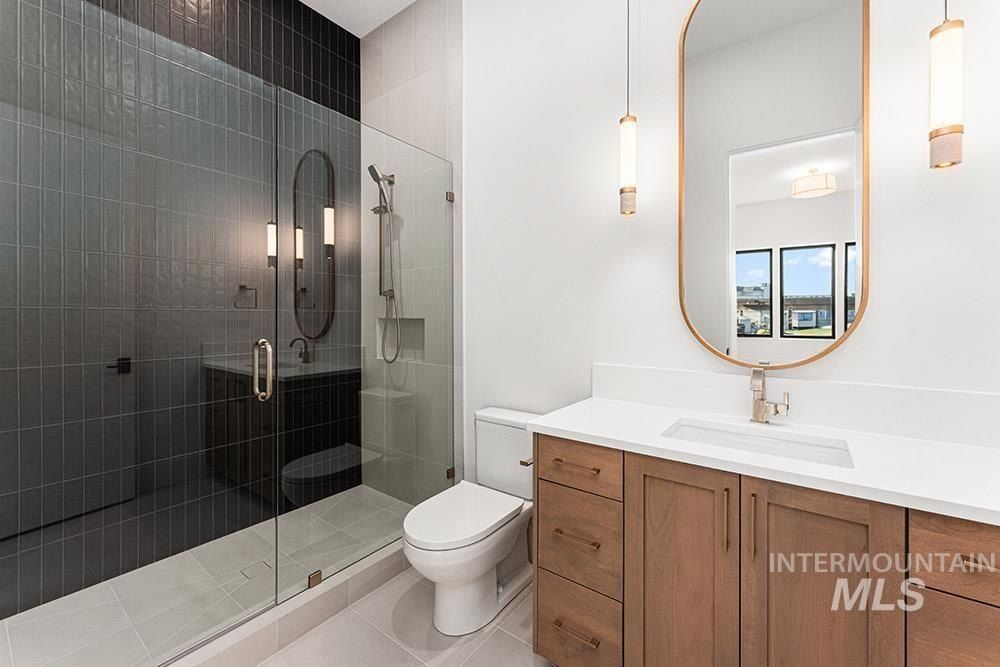 2432 S Globe Lane. Boise, ID 83716