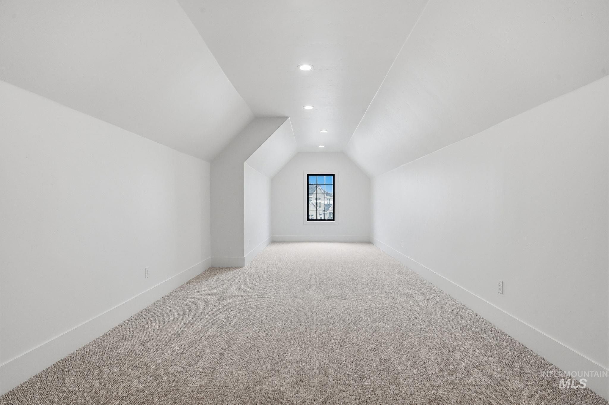 996 S Waning Lane. Eagle, ID 83616