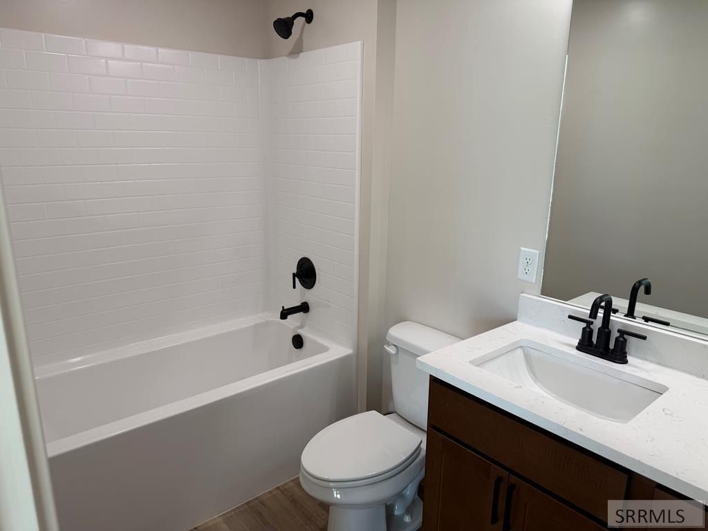 802 201 E Sunnyside Road. Idaho Falls, ID 83401