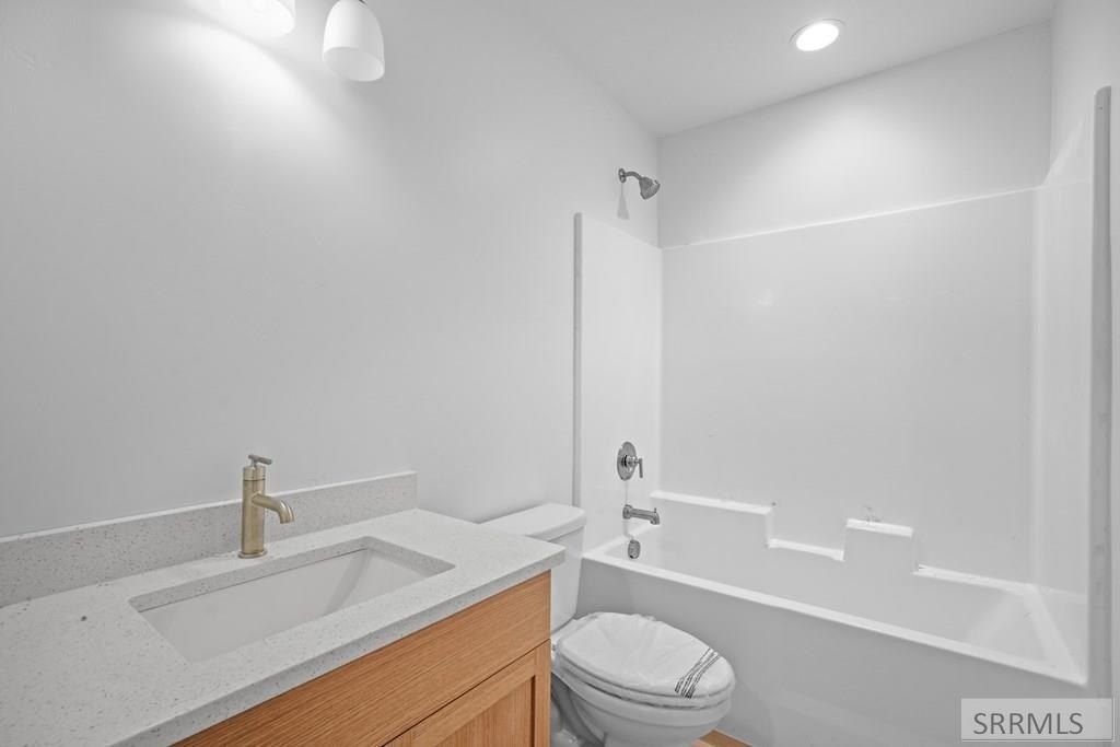 3676 E Felix Way. Idaho Falls, ID 83401