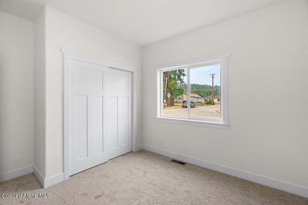 509 S 3Rd St. Pinehurst, ID 83850