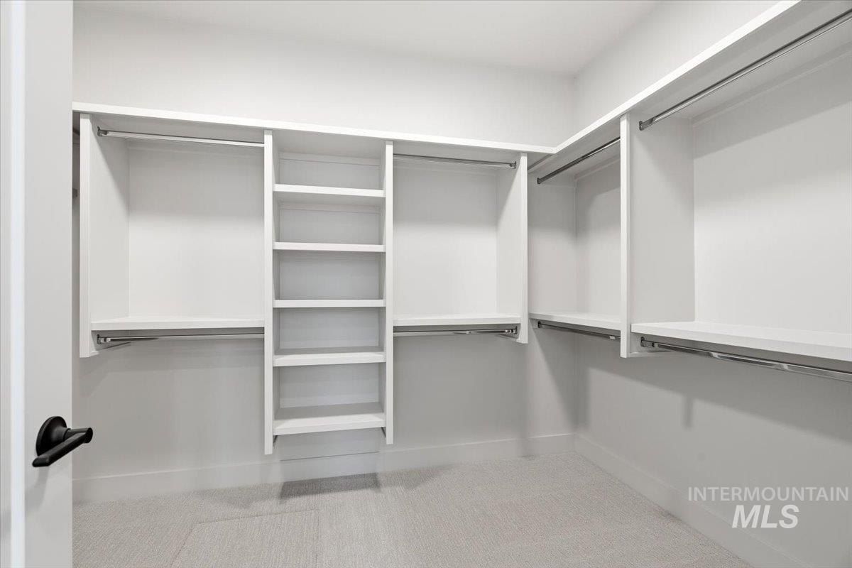 5869 Pinpoint Way. Meridian, ID 83642