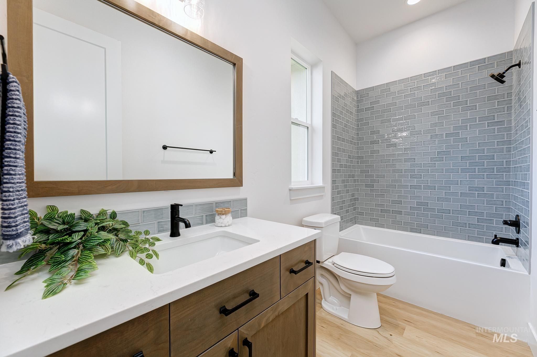 4382 W Estuary Ct. Eagle, ID 83616