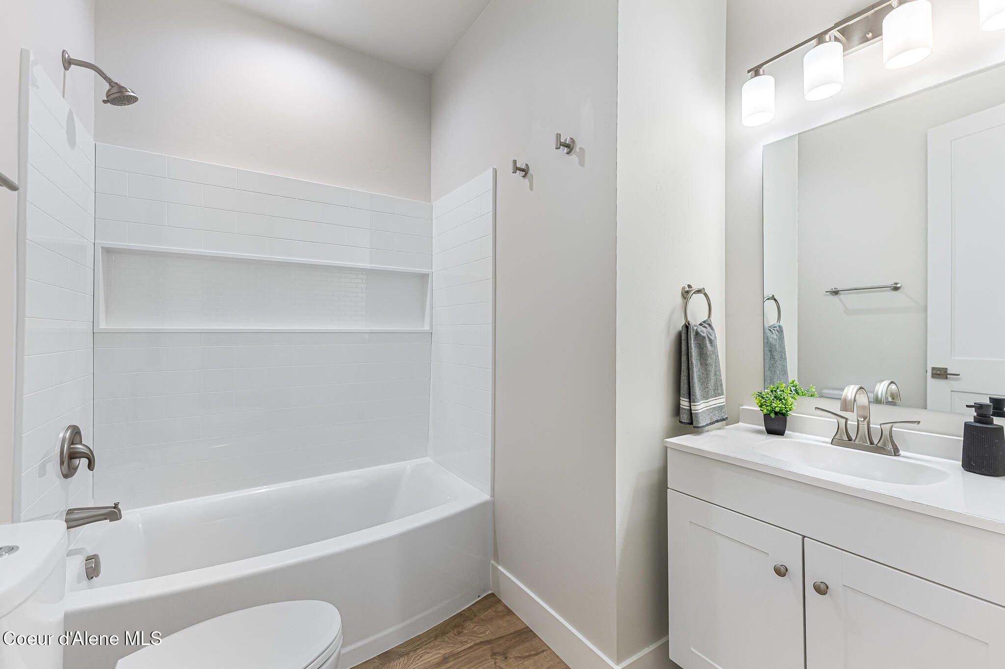 203 Palomino Ct. Pinehurst, ID 83850