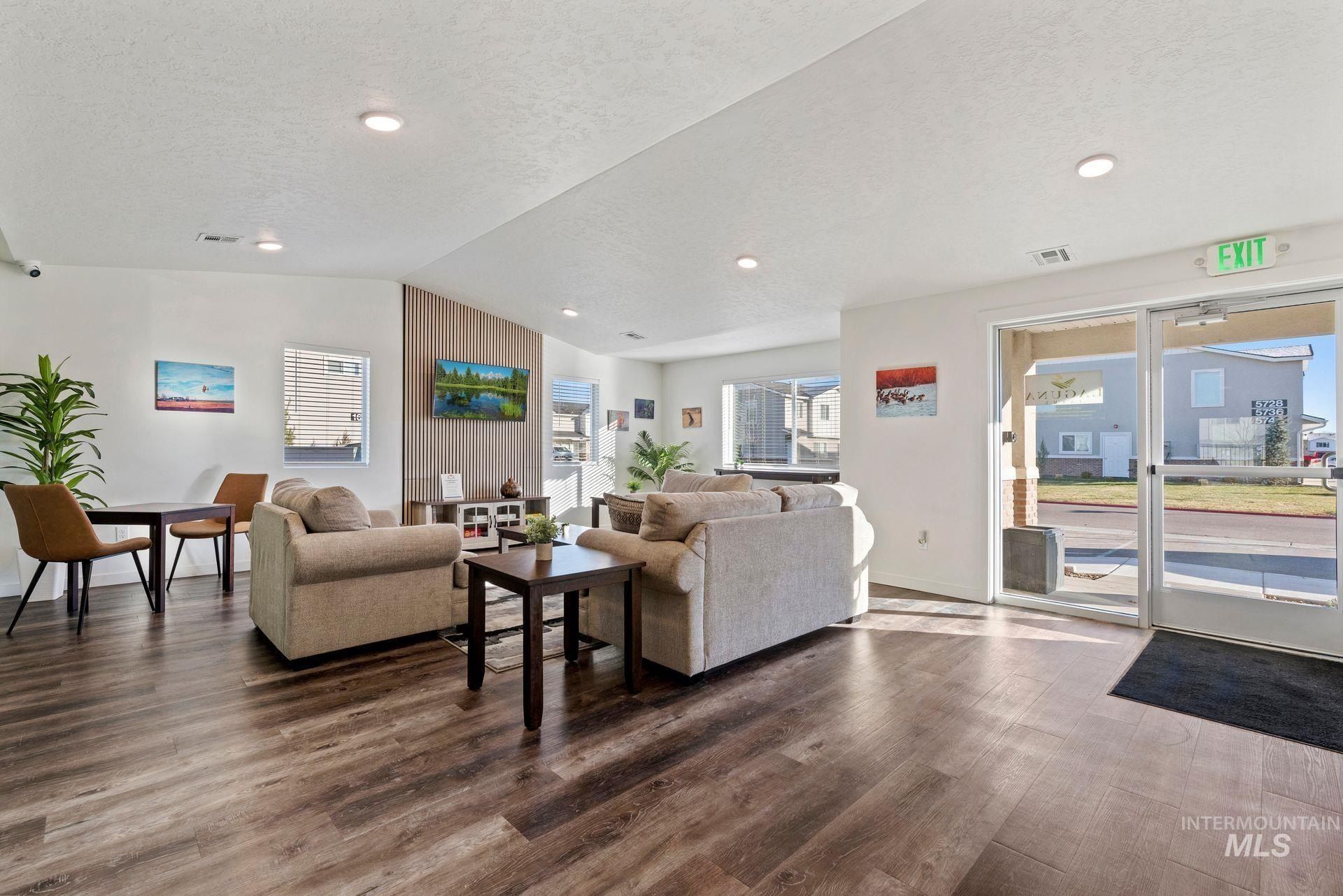 5753 E Point Loma 14. Nampa, ID 83687