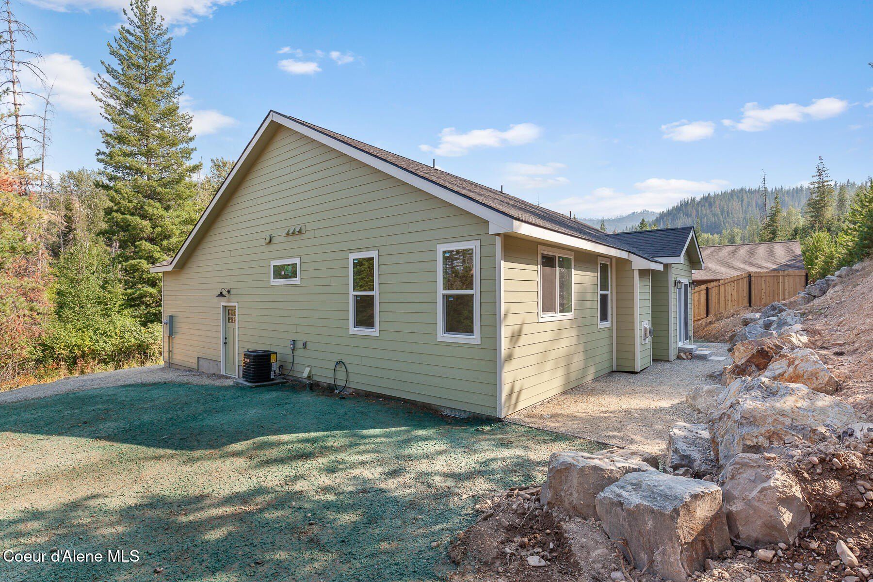 106 Memory Ln. Pinehurst, ID 83850
