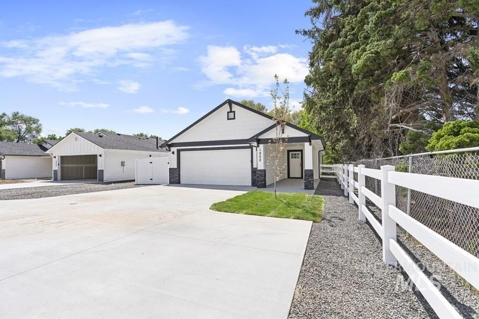1915 Oregon Avenue. Caldwell, ID 83605