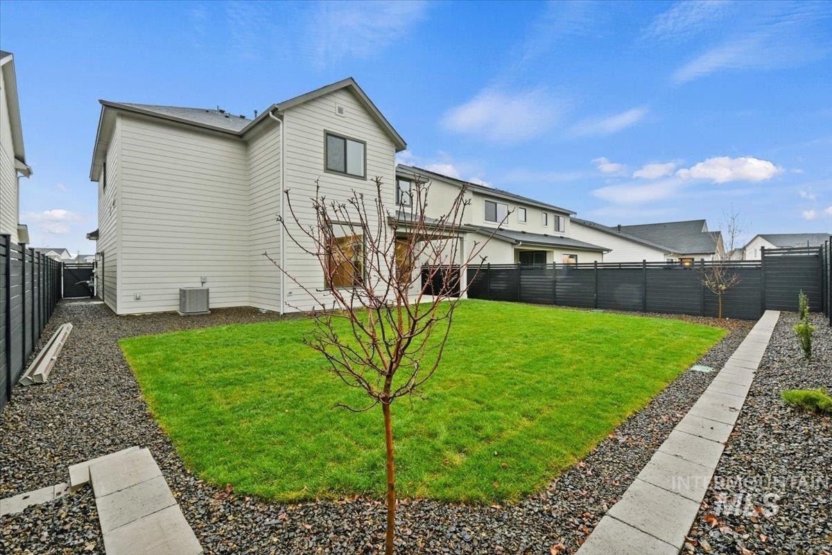 4087 S Ridge Edge Way. Meridian, ID 83642