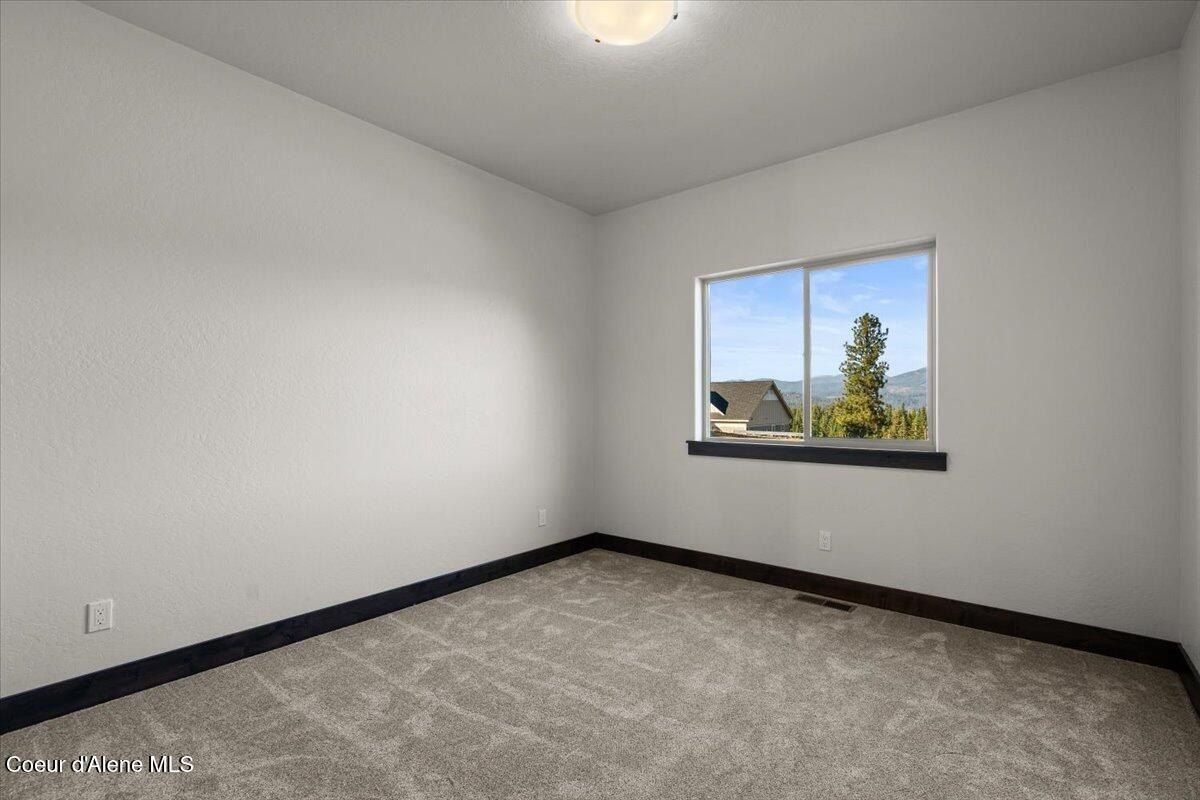 1475 W Remmick Street. Hayden, ID 83835