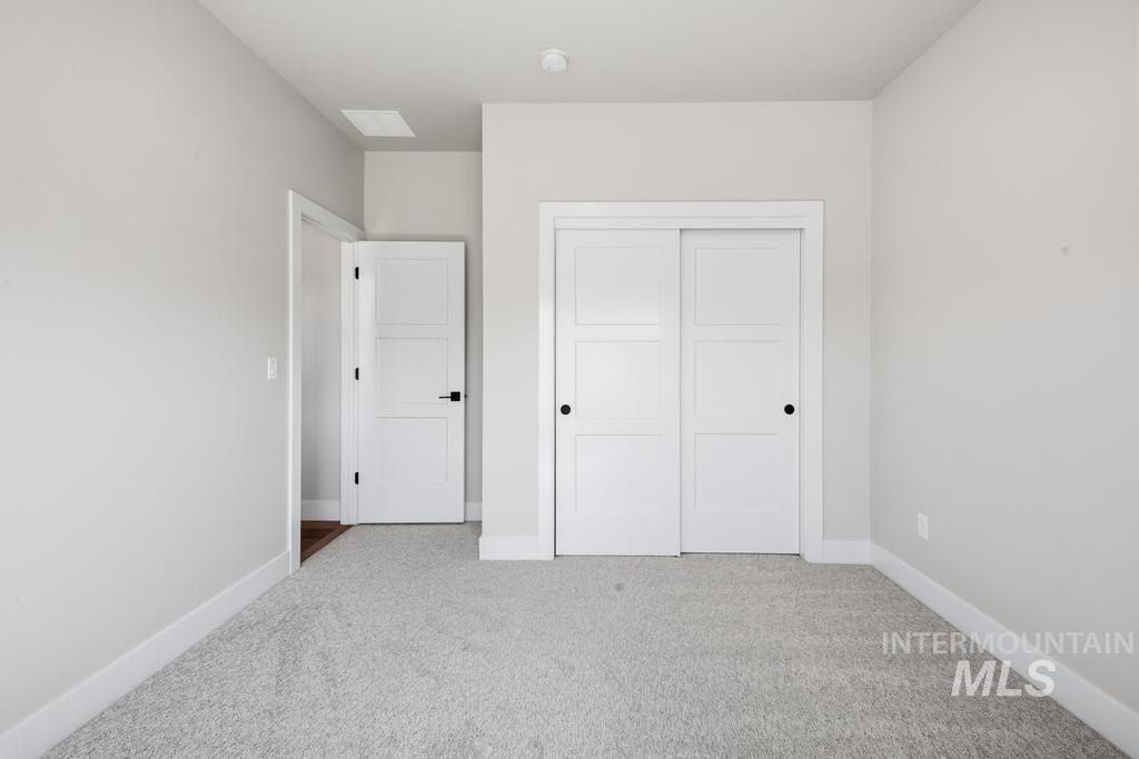 1250 N Parkshire Way. Meridian, ID 83642