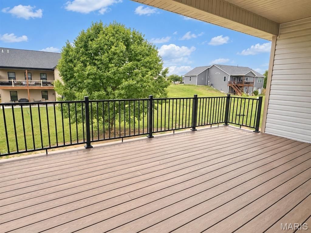 Robins Mill Court. Maryville, IL 62062
