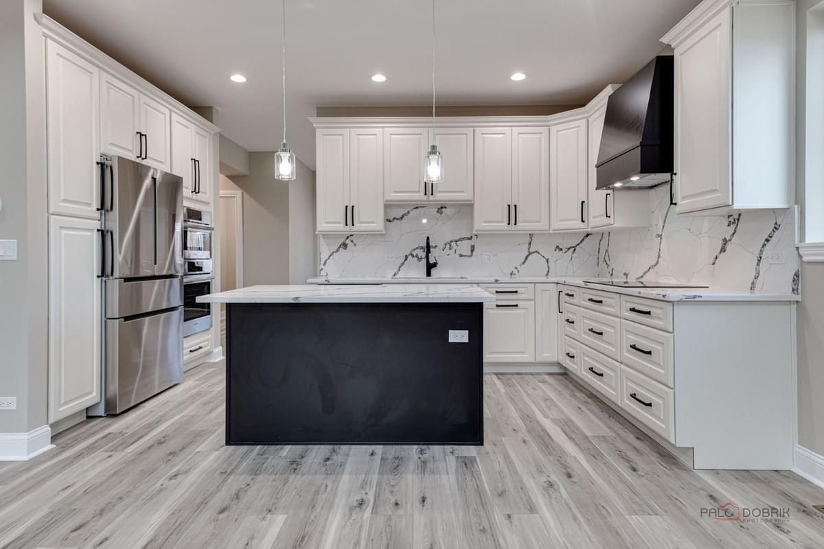 186 Lilah Court. Des Plaines, IL 60016