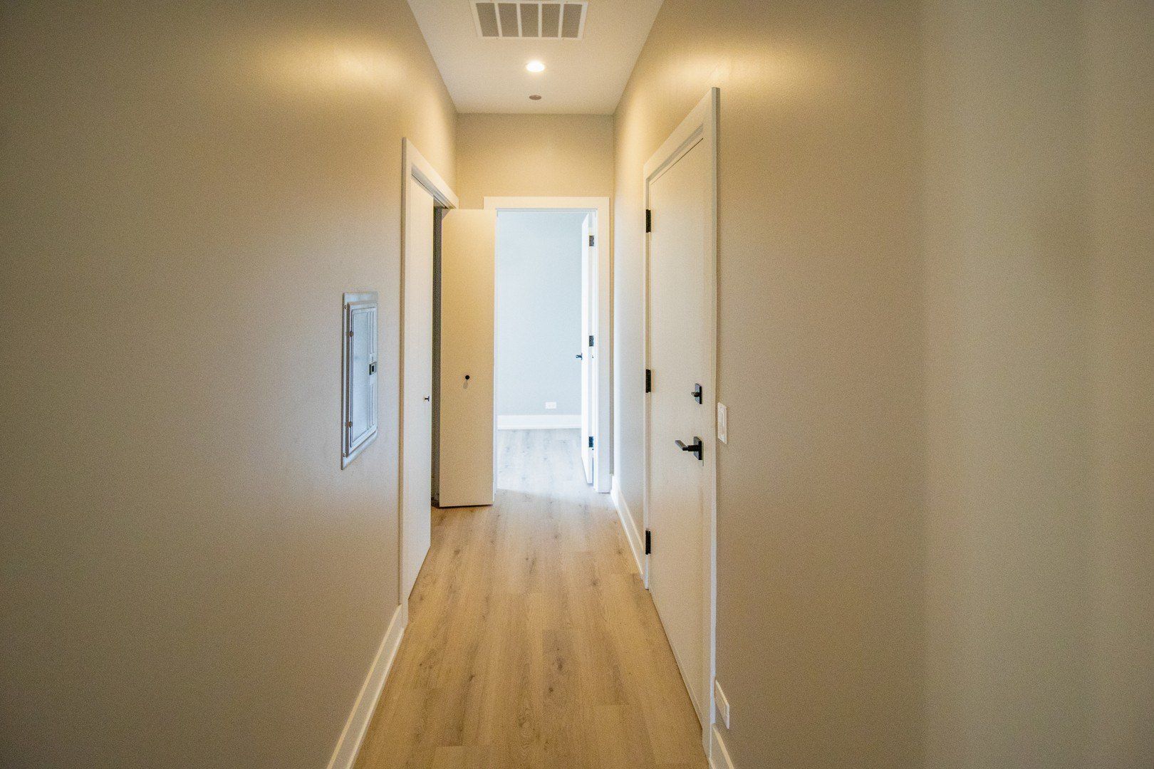 4706 S Saint Lawrence Avenue. Chicago, IL 60615