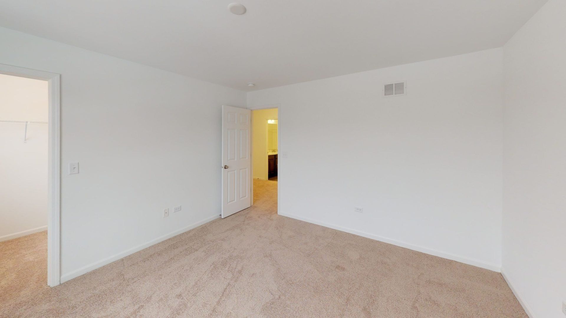 1023 S Carly Circle. Yorkville, IL 60560