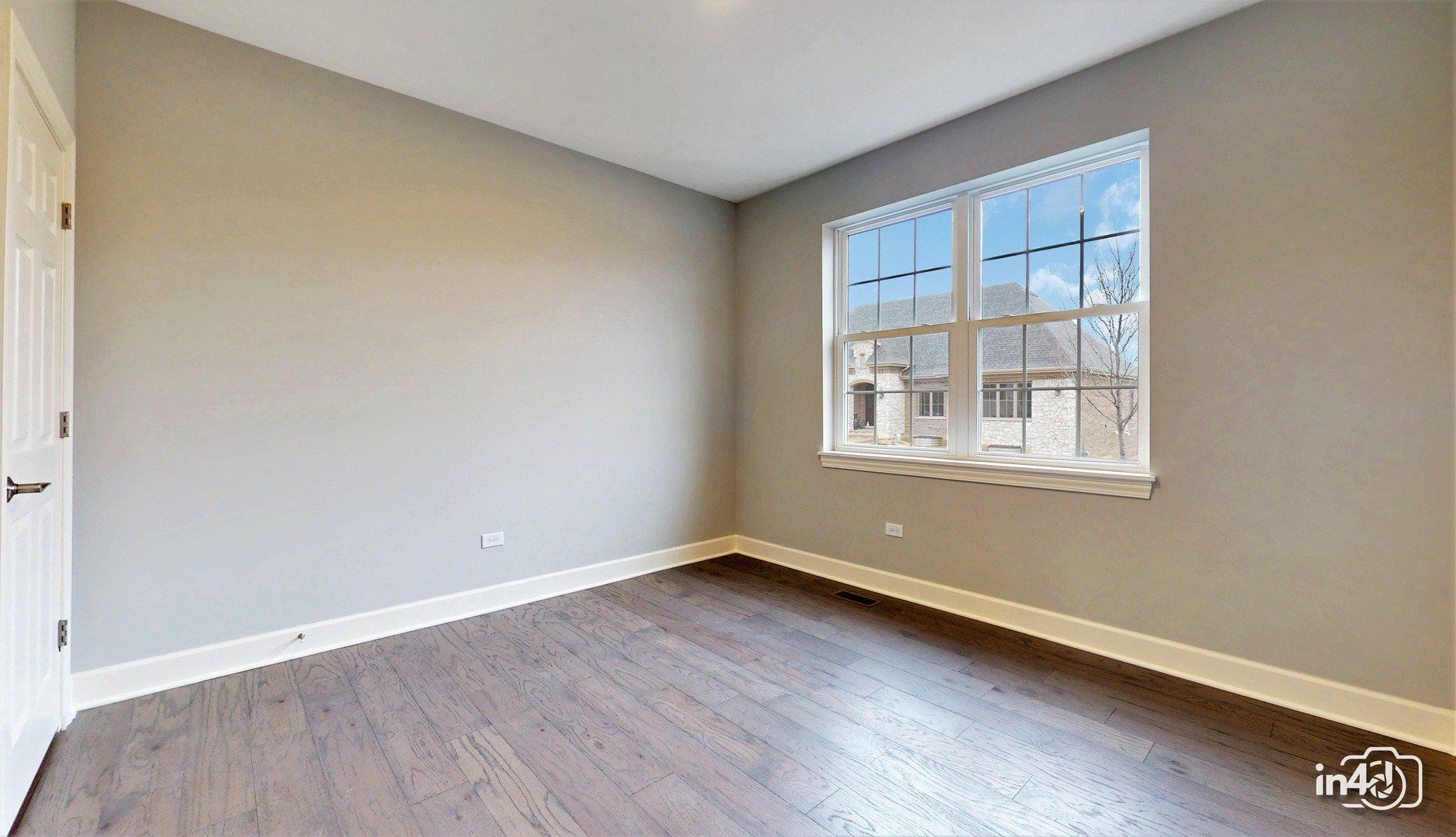 1431 Somerset Place. Barrington, IL 60010
