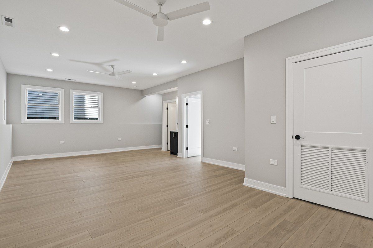 6106 N Hermitage Avenue. Chicago, IL 60660