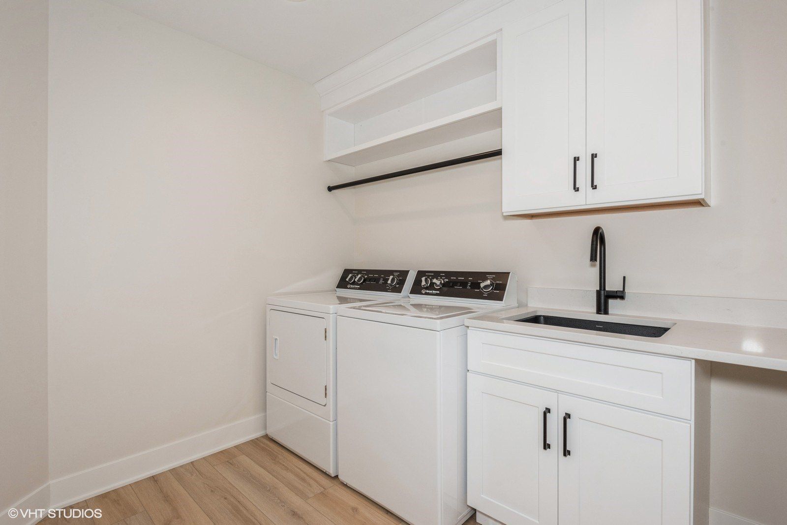 1N060 Lot 1 Morse Street. Carol Stream, IL 60188