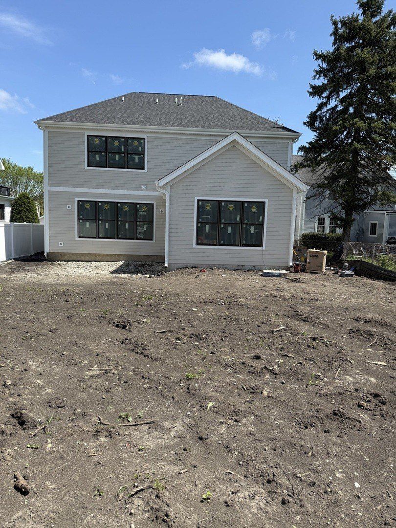 456 Elm Street. Elmhurst, IL 60126
