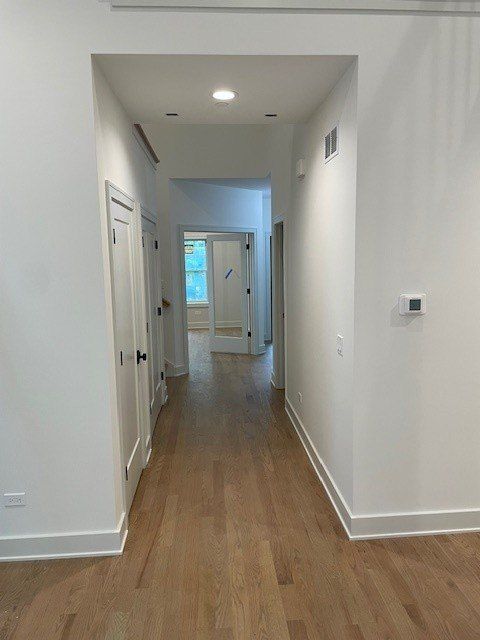 1672 Huntington Lane. Highland Park, IL 60035