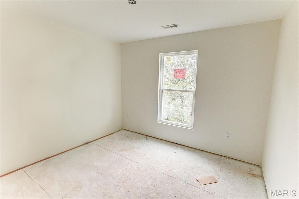 1404 Orchard Lakes Circle. Belleville, IL 62220