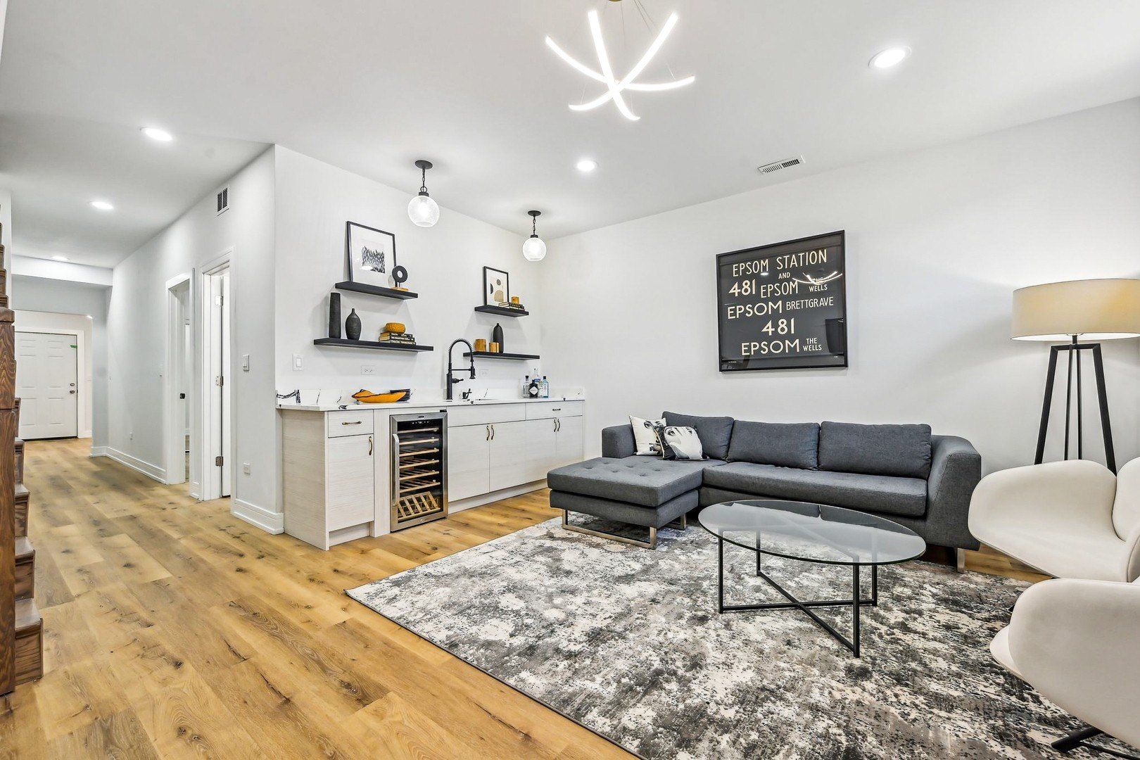 940 N Karlov Avenue. Chicago, IL 60651