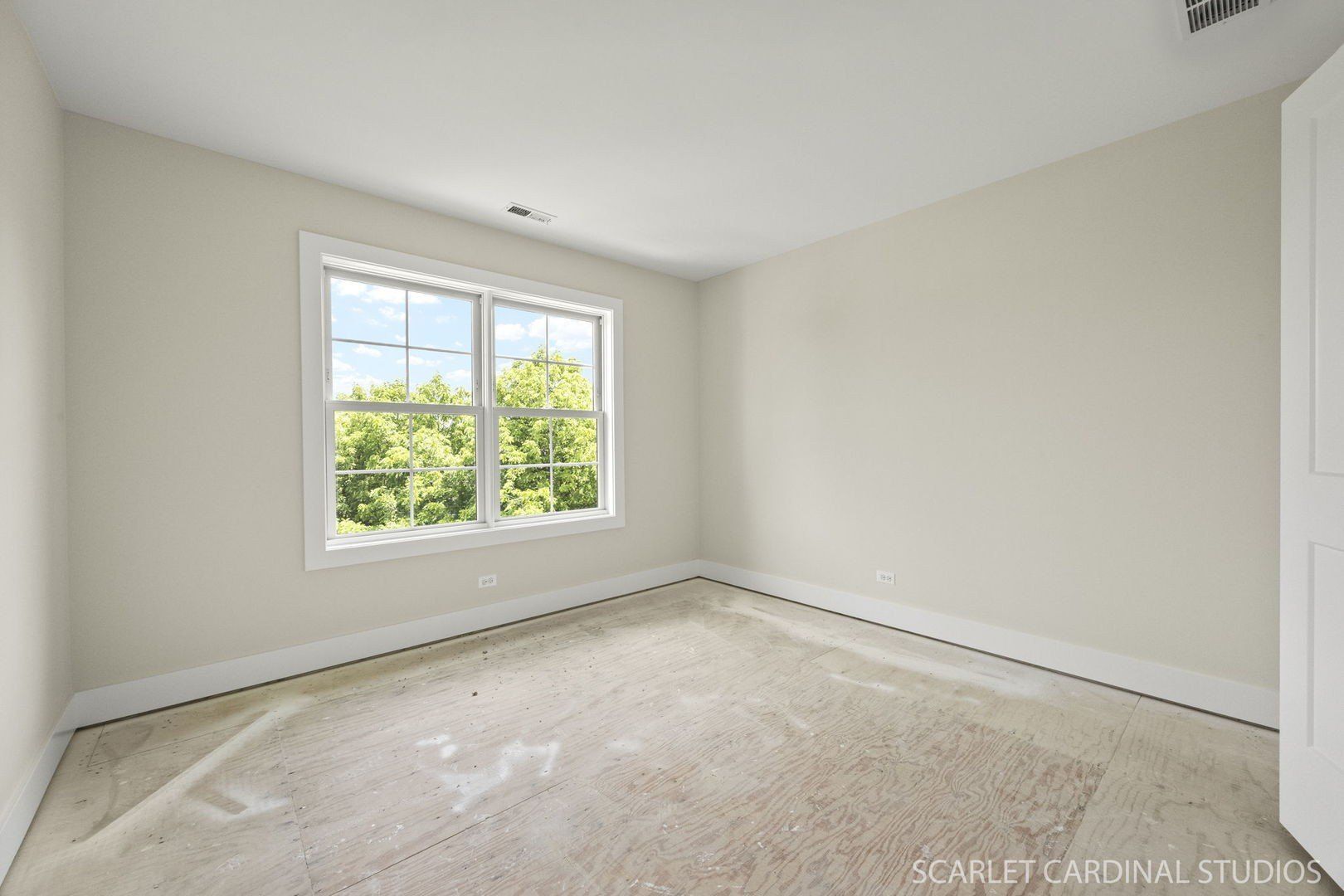 831 Avon Court. Glen Ellyn, IL 60137