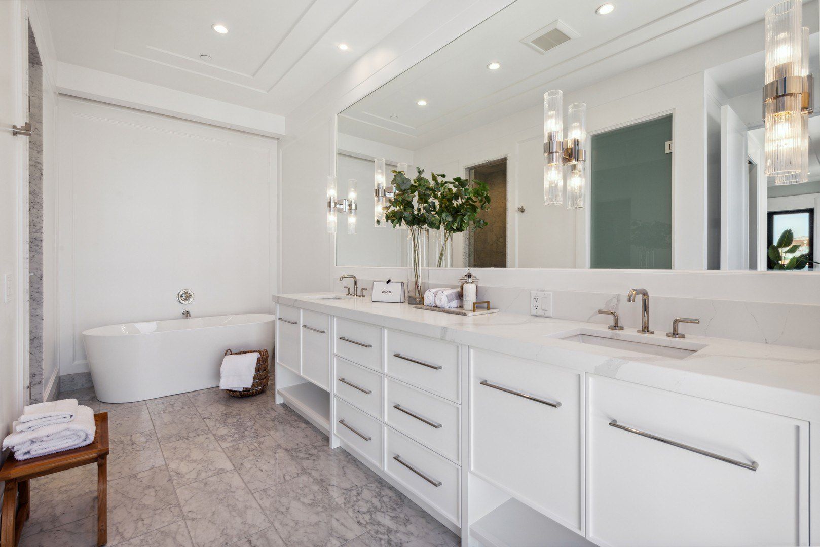 116 N Willard Court. Chicago, IL 60607