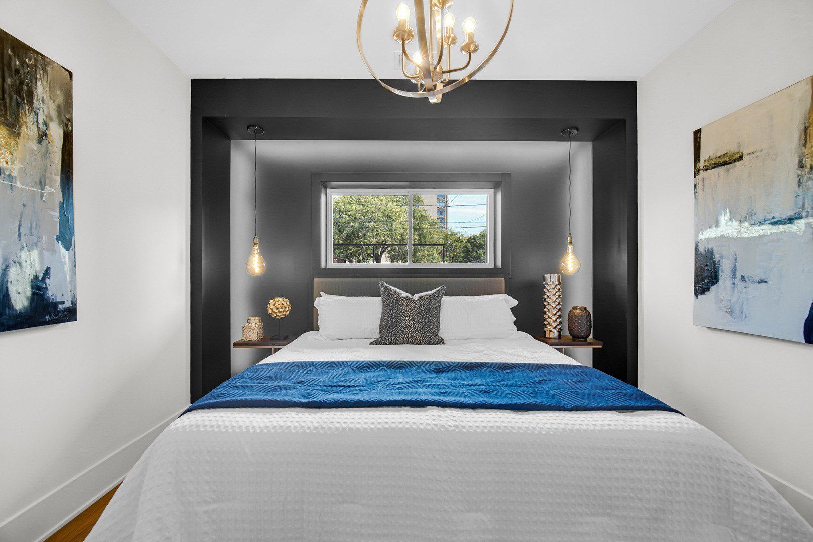 3105 S Giles Avenue. Chicago, IL 60616